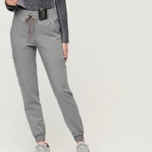 NWT Figs Charlotte 21 Pocket Slim Scrub Pants Gray Size XS, Tall inseam